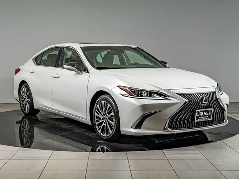 Used 2019 Lexus ES 350 w/ Premium Package FWD image 3