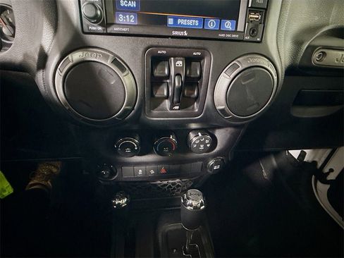 Used 2018 Jeep Wrangler Unlimited Sport S image 27