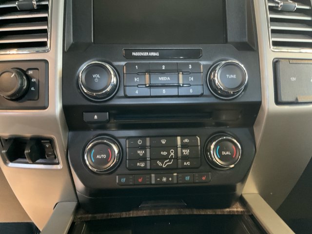 Used 2017 Ford F350 Lariat w/ Lariat Value Package AWD/4WD image 15