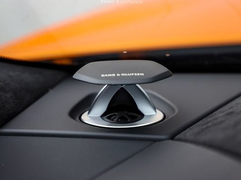 Used 2024 Lamborghini Urus S AWD/4WD image 35