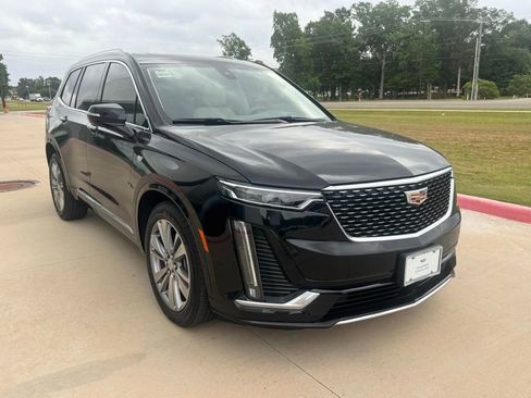 Used 2023 Cadillac XT6 Premium Luxury w/ Technology Package FWD image 8