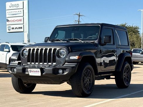 Used 2024 Jeep Wrangler Sport AWD/4WD image 3
