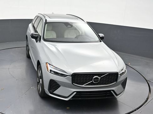 New 2025 Volvo XC60 T8 Plus w/ Protection Package Premier AWD/4WD image 20