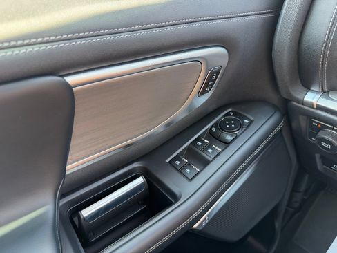 Used 2025 Ford Expedition Platinum AWD/4WD image 29