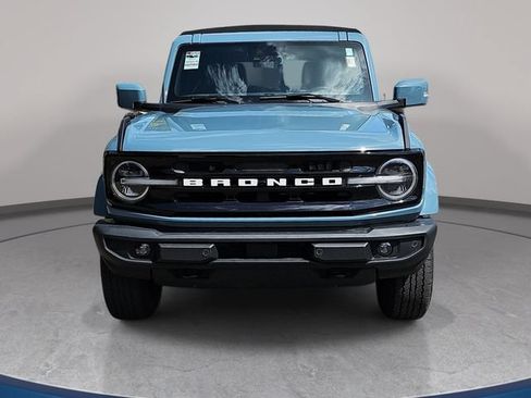 Used 2023 Ford Bronco Outer Banks AWD/4WD image 2