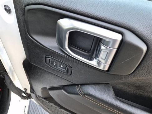 Used 2023 Jeep Gladiator Overland image 13