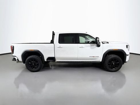 Used 2024 GMC Sierra 2500 AT4 w/ AT4 Premium Plus Package AWD/4WD image 8