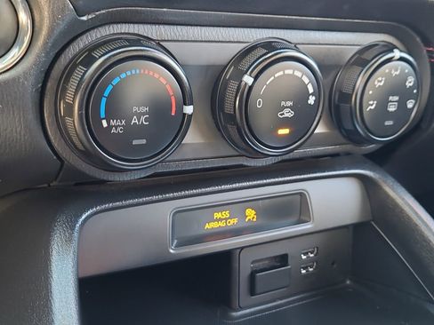 Used 2016 MAZDA MX-5 Miata Club image 20