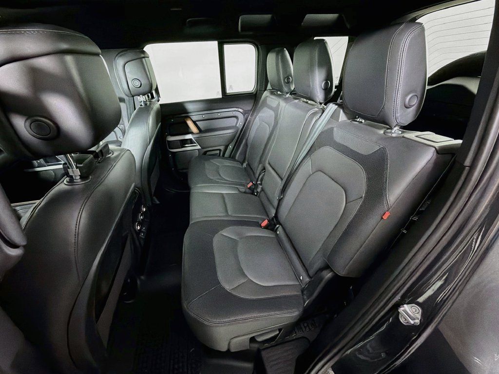 Used 2023 Land Rover Defender 110 X-Dynamic SE AWD/4WD image 26