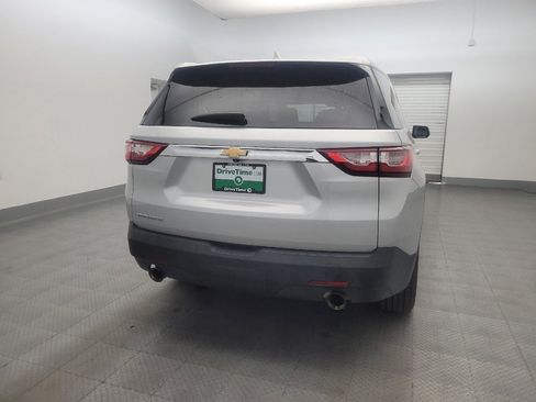 Used 2021 Chevrolet Traverse LS FWD image 7