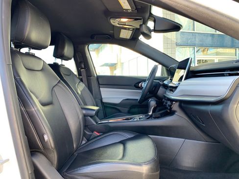 Used 2025 Jeep Compass Limited image 36