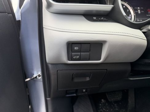 Used 2022 Toyota Highlander XLE image 22