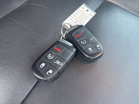 Used 2015 Jeep Grand Cherokee Limited image 57