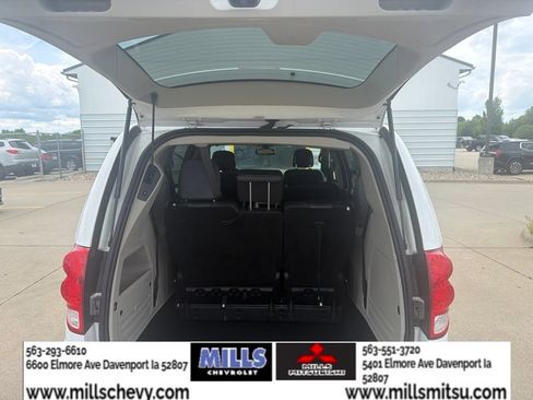 Used 2020 Dodge Grand Caravan SXT FWD image 23