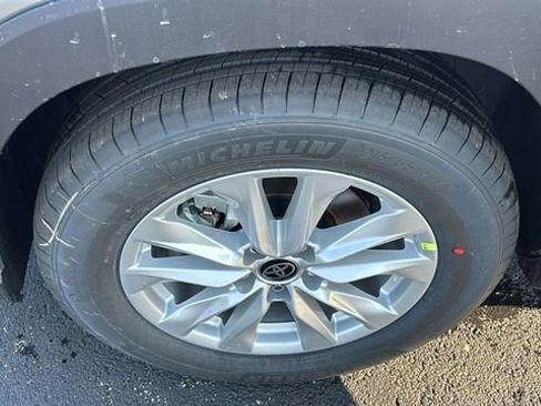 New 2026 Toyota Corolla Cross LE w/ Moonroof Package image 33