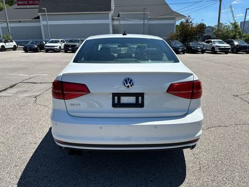 Used 2018 Volkswagen Jetta GLI FWD image 7
