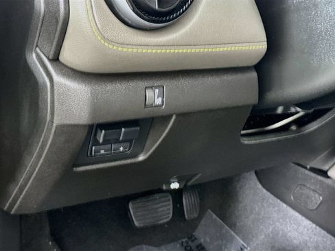 Used 2025 Chevrolet Colorado ZR2 w/ Technology Package AWD/4WD image 20