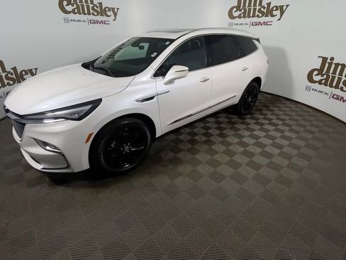 Used 2024 Buick Enclave Essence w/ Experience Buick Package AWD/4WD image 4