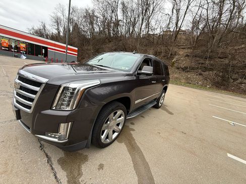 Used 2016 Cadillac Escalade Luxury image 8