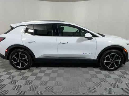 New 2026 Chevrolet Equinox EV LT AWD/4WD image 9