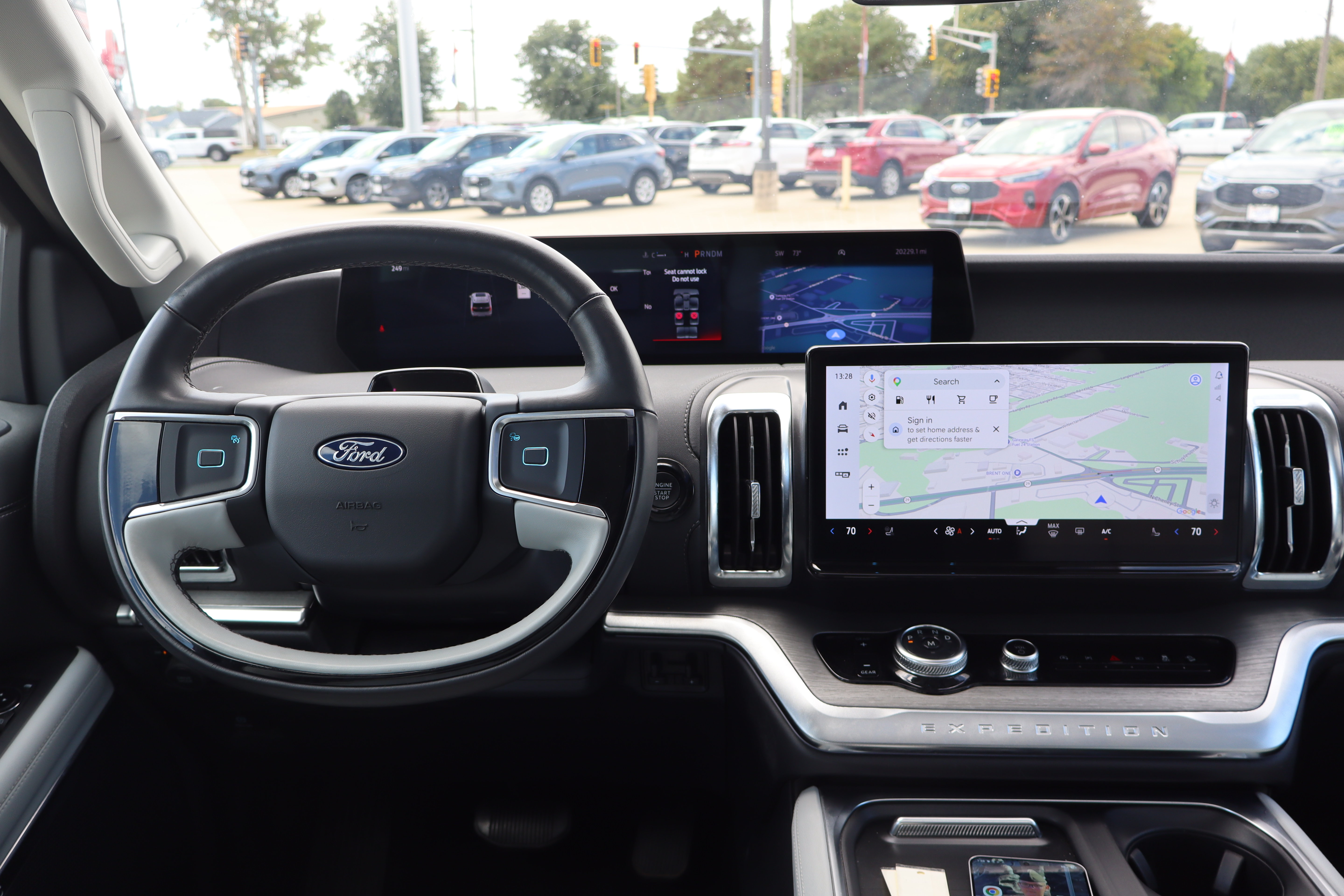 Used 2025 Ford Expedition Platinum AWD/4WD image 16