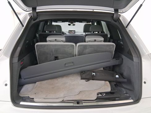 Used 2019 Audi Q7 3.0T Prestige w/ Prestige Package image 31