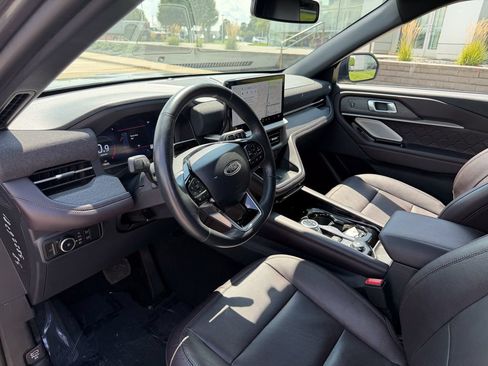 Certified 2025 Ford Explorer Platinum w/ LUX Leather Package AWD/4WD image 9