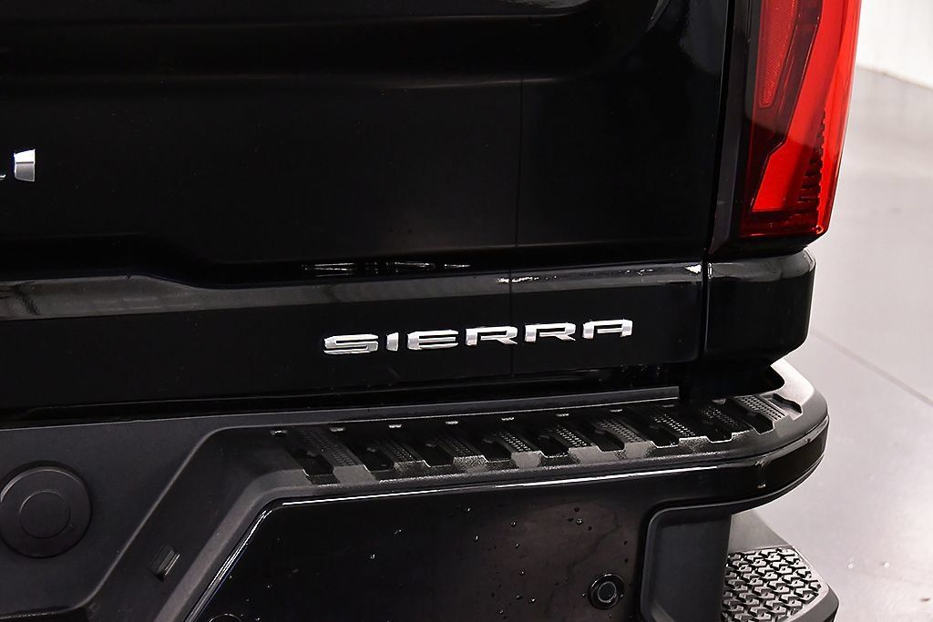 Used 2024 GMC Sierra 2500 Denali AWD/4WD image 12