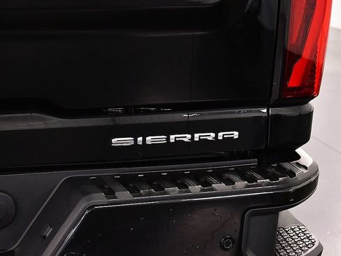 Used 2024 GMC Sierra 2500 Denali AWD/4WD image 12
