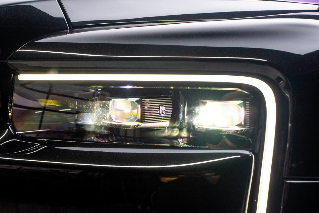 Used 2025 Rolls-Royce Cullinan AWD/4WD image 7