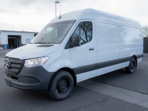 New 2025 Mercedes-Benz Sprinter 2500 image 1