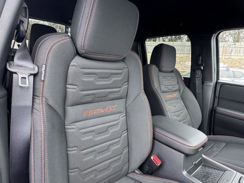 New 2026 Nissan Frontier PRO-4X w/ Pro-4x Convenience Package image 9