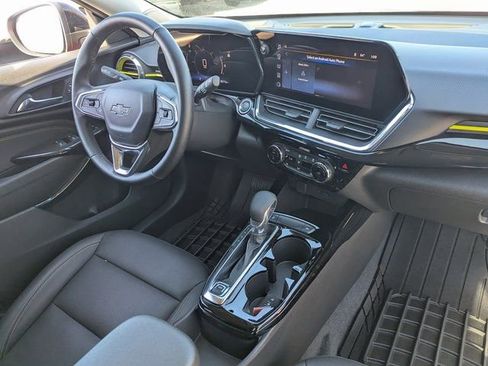 Used 2024 Chevrolet Trax ACTIV w/ Driver Confidence Package image 33
