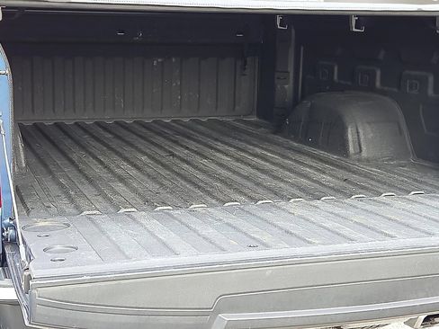 Used 2021 Chevrolet Silverado 1500 LT w/ Z71 Off-Road Package AWD/4WD image 8