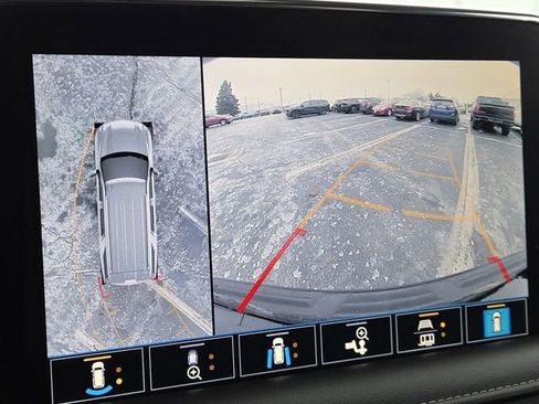 Used 2021 Chevrolet Tahoe Premier w/ Premium Package image 11