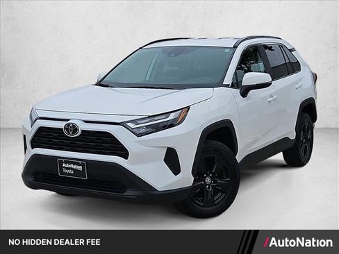 Used 2025 Toyota RAV4 XLE AWD/4WD image 1