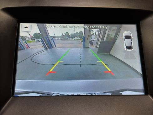 Used 2018 Ford Edge Titanium w/ Equipment Group 301A AWD/4WD image 30