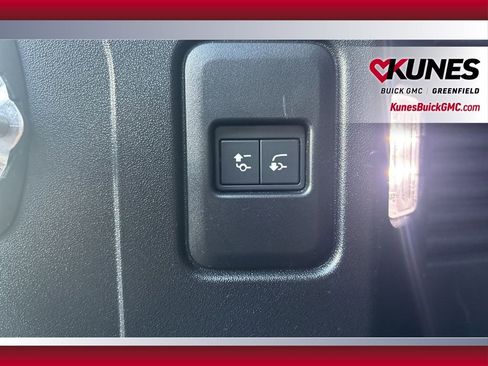 Used 2024 Land Rover Defender 130 X-Dynamic SE image 44