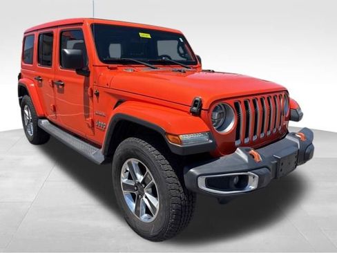 Used 2019 Jeep Wrangler Unlimited Sahara w/ Uconnect 4C Nav & Sound Group AWD/4WD image 1