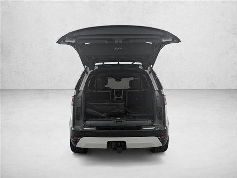 New 2025 Land Rover Discovery Dynamic SE image 23