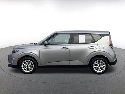 Used 2025 Kia Soul LX w/ LX Technology Package image 9