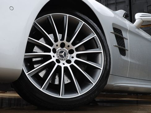 Used 2017 Mercedes-Benz SL 550 image 41
