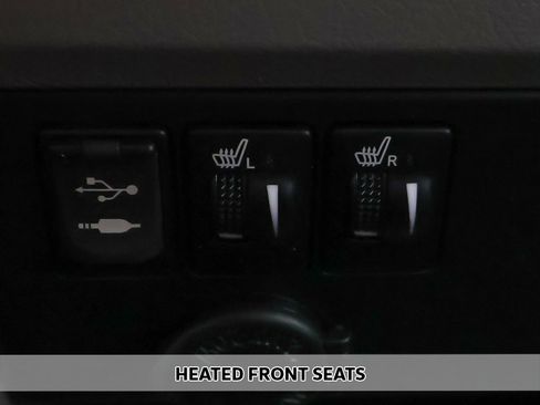 Used 2017 Toyota Sienna XLE w/ XLE Navigation Package image 7