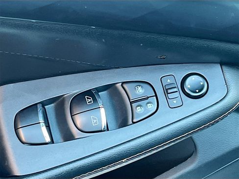 Used 2023 Nissan Maxima SR w/ Sport Mat Group image 18