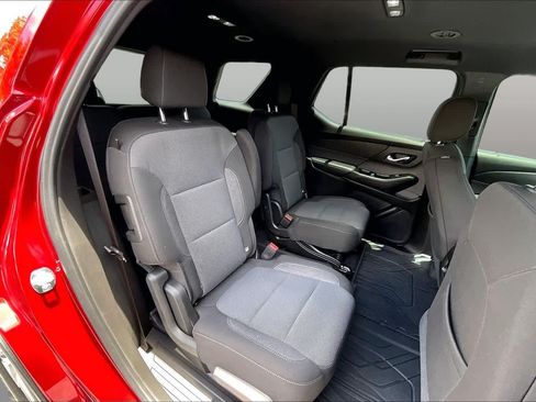Used 2023 Chevrolet Traverse LT FWD image 26