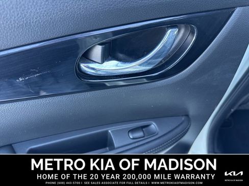 Used 2017 Nissan Rogue Sport SL w/ SL Premium Package image 25