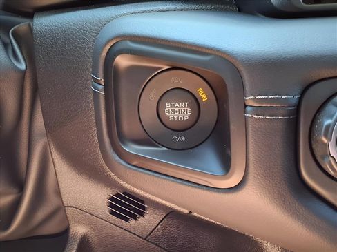 New 2025 Jeep Gladiator Sport w/ Premium Package image 16