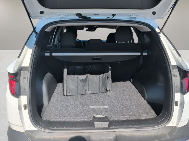 Used 2026 Hyundai Tucson SE FWD image 16