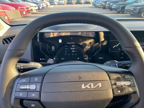 Certified 2025 Kia K4 EX FWD image 12