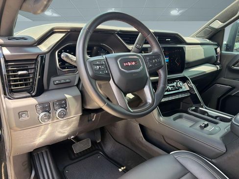 Used 2025 GMC Sierra 2500 AT4X AWD/4WD image 4
